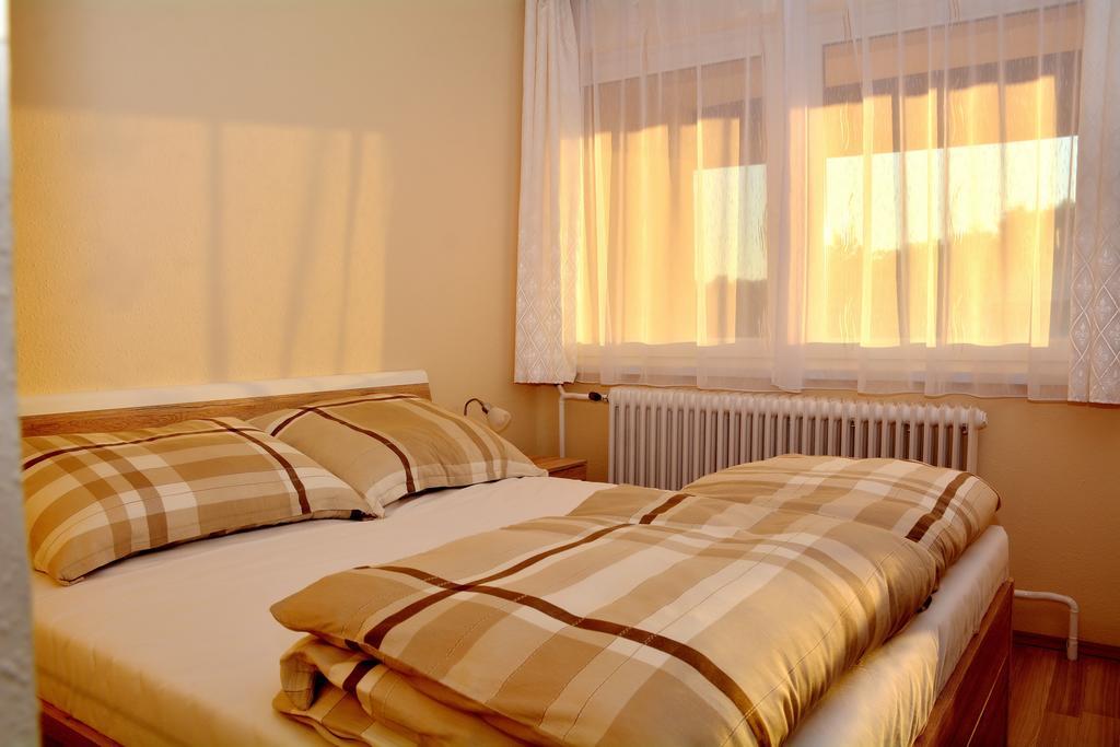 Molnar Vendeghaz Hotel Ujfeherto Exterior photo